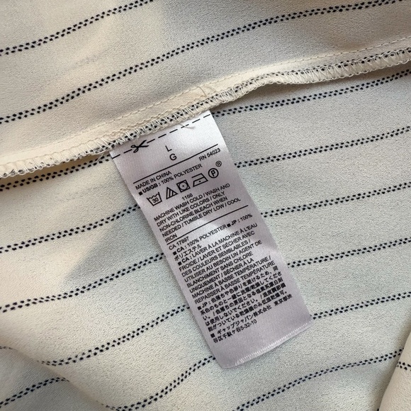 Banana Republic Ivory blouse classic v neck short sleeve pin striped size large - Picture 7 of 11